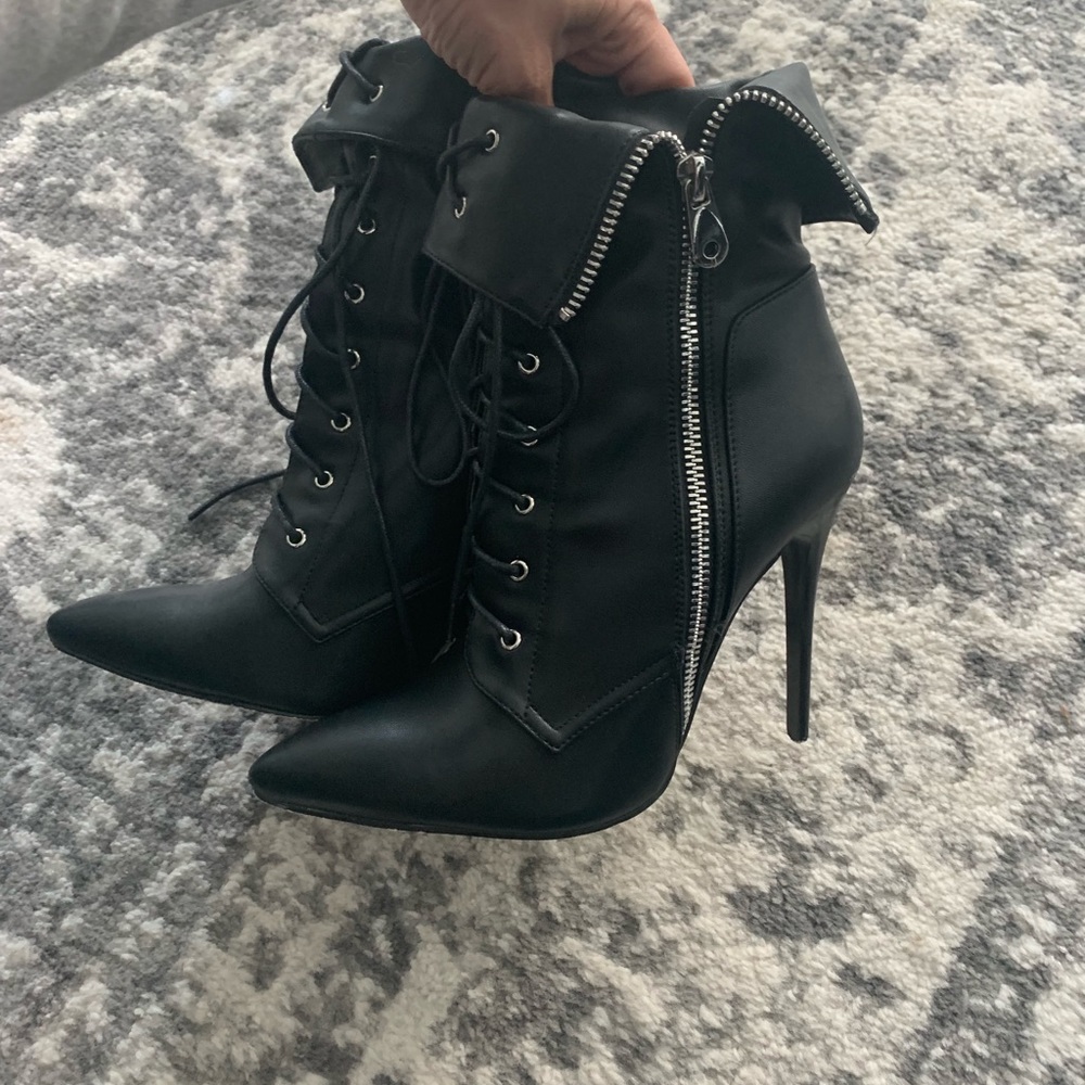 Black Leather Pointed Zip Detail Bootie